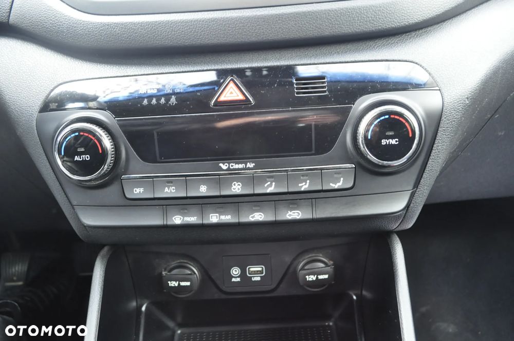 Hyundai Tucson 1.7 CRDI BlueDrive Style 2WD - 12