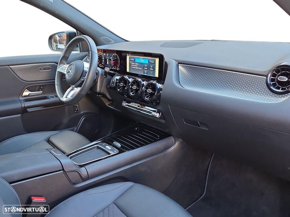 Mercedes-Benz GLA 180 d - 21