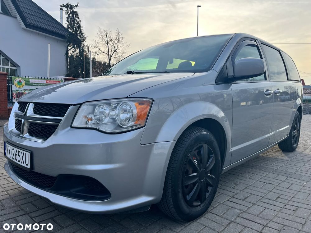 Dodge Grand Caravan - 10