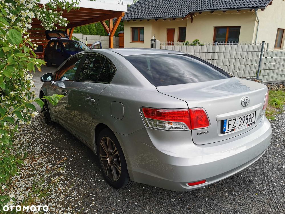 Toyota Avensis - 4