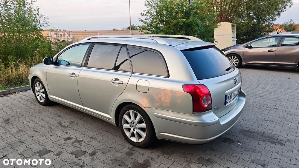 Toyota Avensis - 11