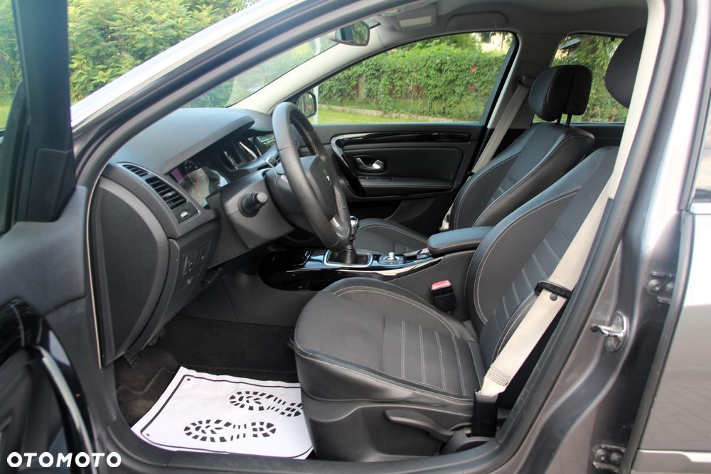 Renault Laguna dCi 110 FAP Bose Edition - 25