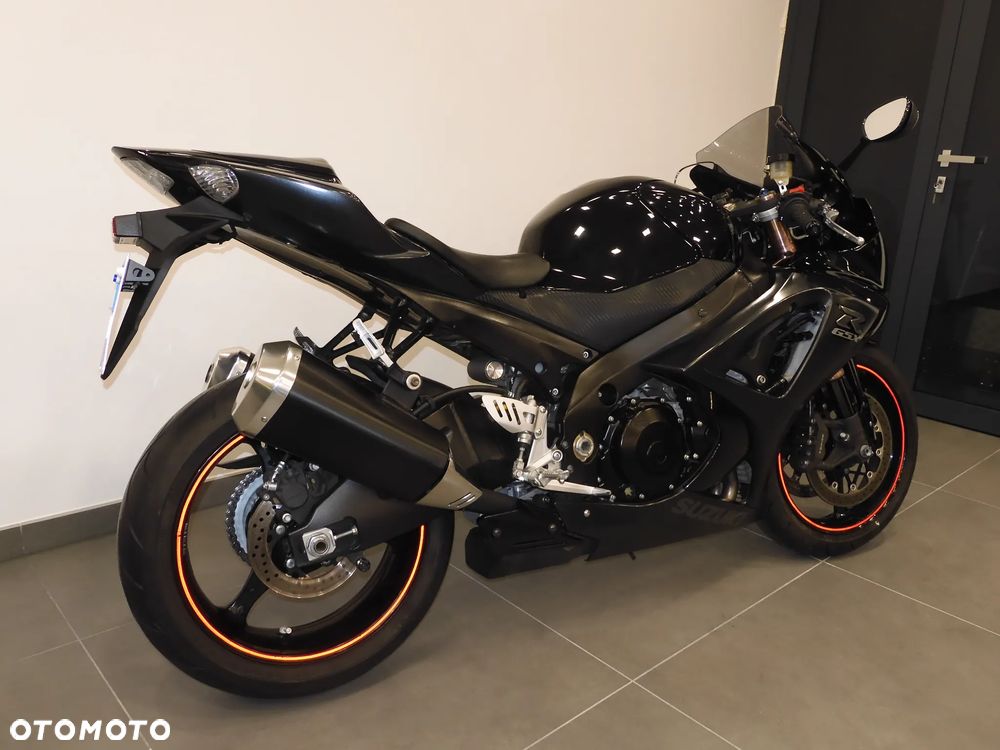 Suzuki GSX-R - 6