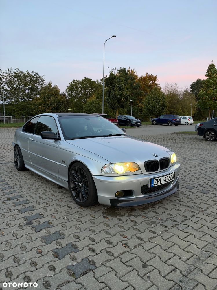 BMW Seria 3 2002 photo 3