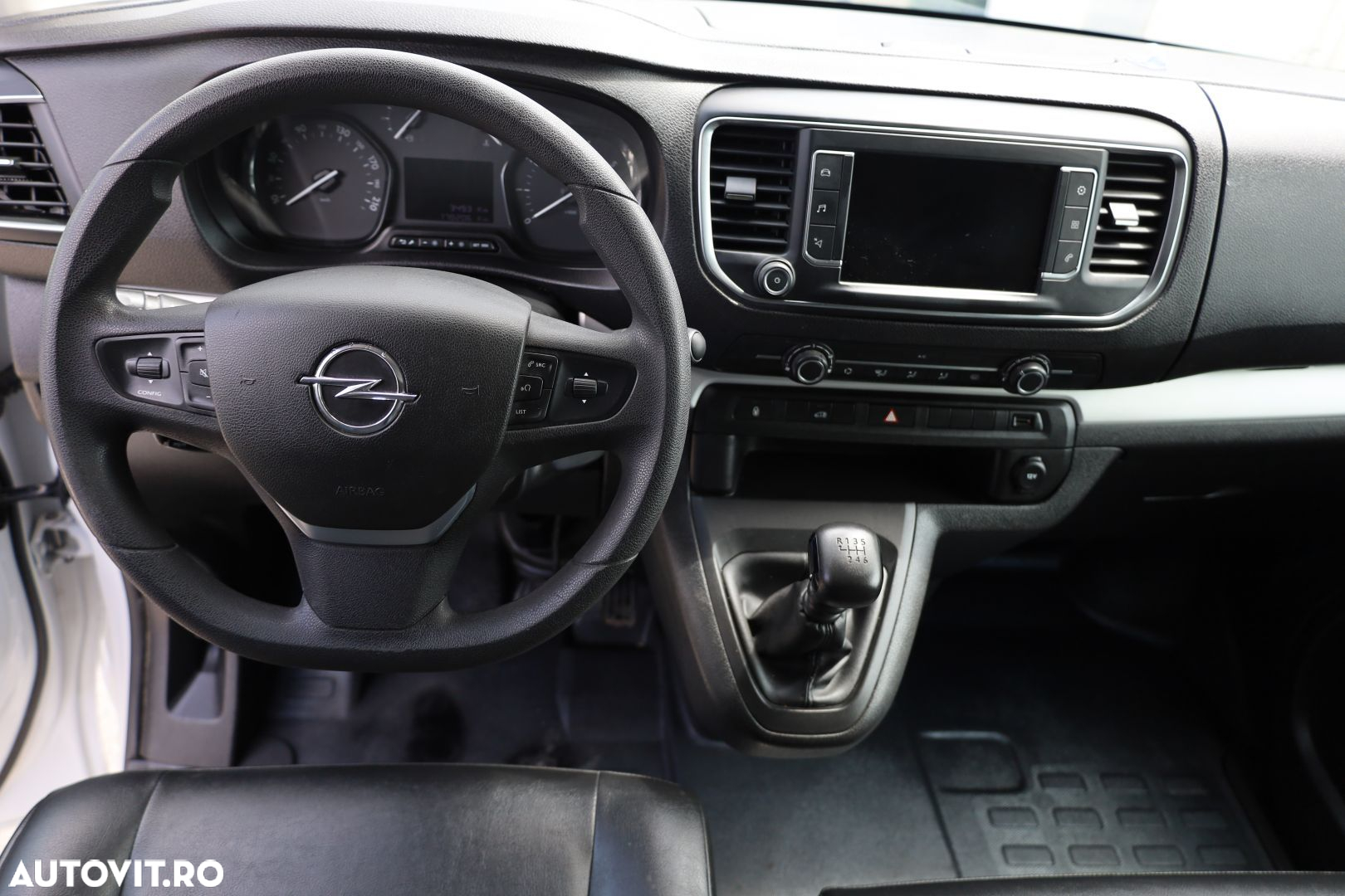 Opel Vivaro 2.0 DCI  L3H1 - 15
