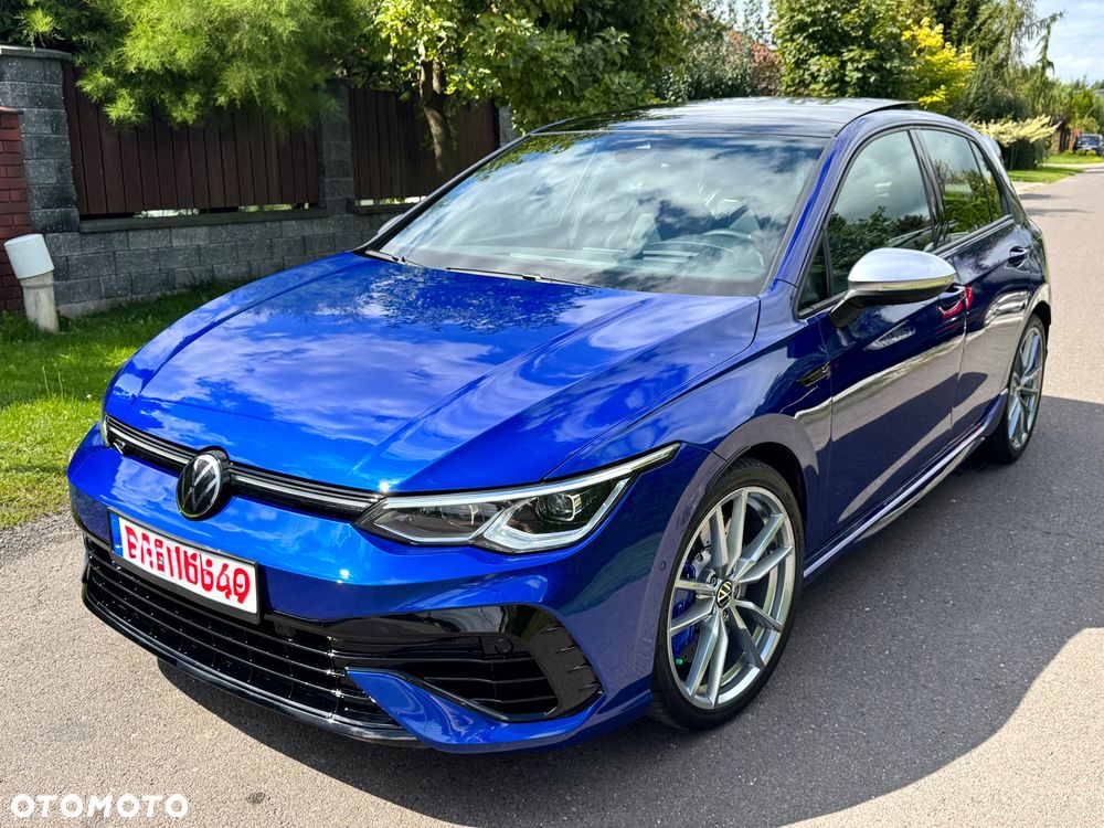 Volkswagen Golf - 1