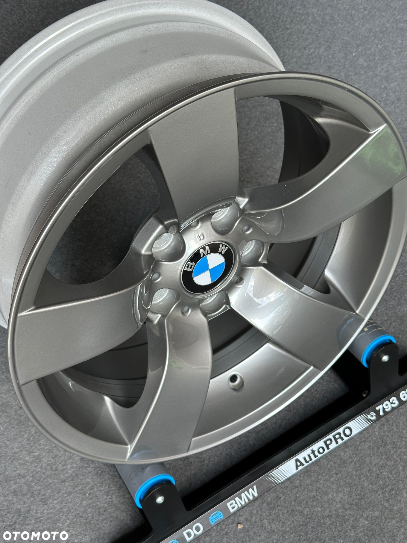 Oryginalne felgi BMW 17 5x120 alufelgi E90 Styling 122 F30 3 E46 Z3 Z4 F20 E87 E81 F10 F12 E60 X1 X3 X4 X5 E39 xDrive 8j ET20 Opel Insignia grafitowe Ferric Grey - 3