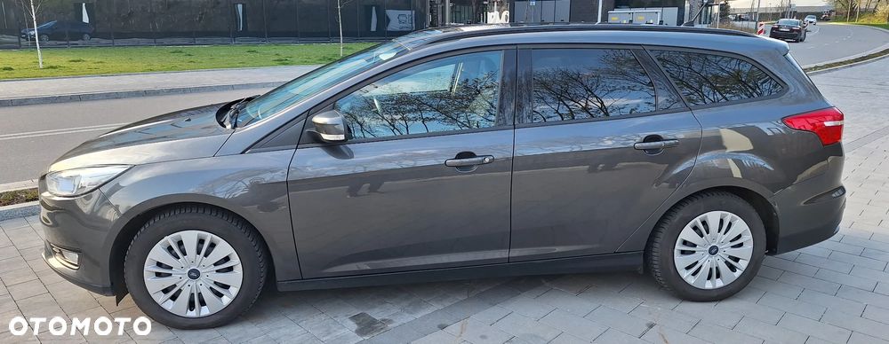 Ford Focus 1.0 EcoBoost Trend - 4