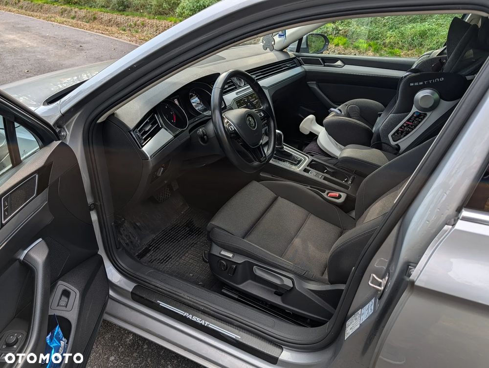 Volkswagen Passat 2.0 TDI SCR DSG Comfortline - 37