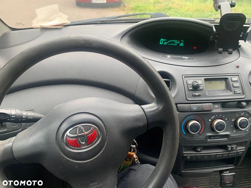 Toyota Yaris 1.0 Base - 9
