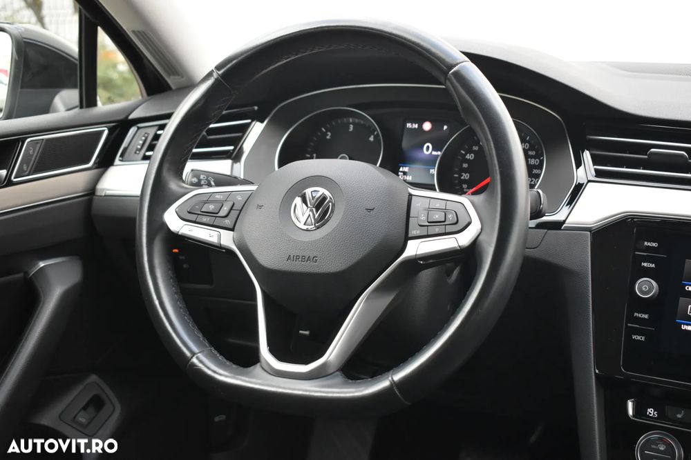 Volkswagen Passat 2.0 TDI DSG Highline - 8