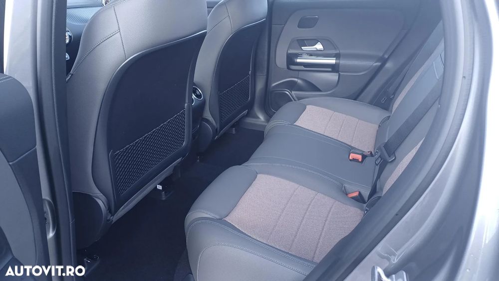 Mercedes-Benz EQA 300 4MATIC - 13