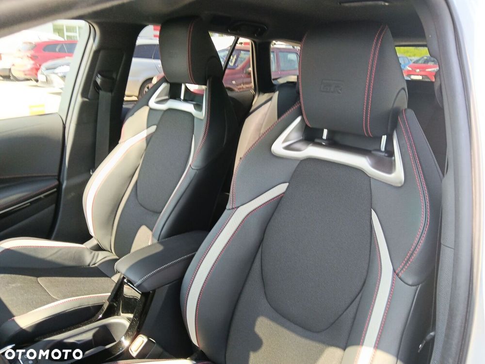 Toyota Corolla - 11