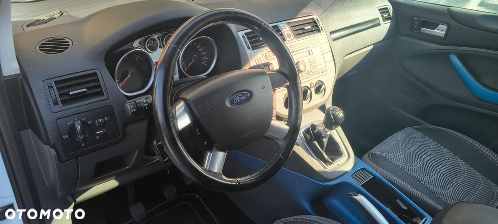 Ford Kuga 2.0 TDCi 2x4 Trend - 24