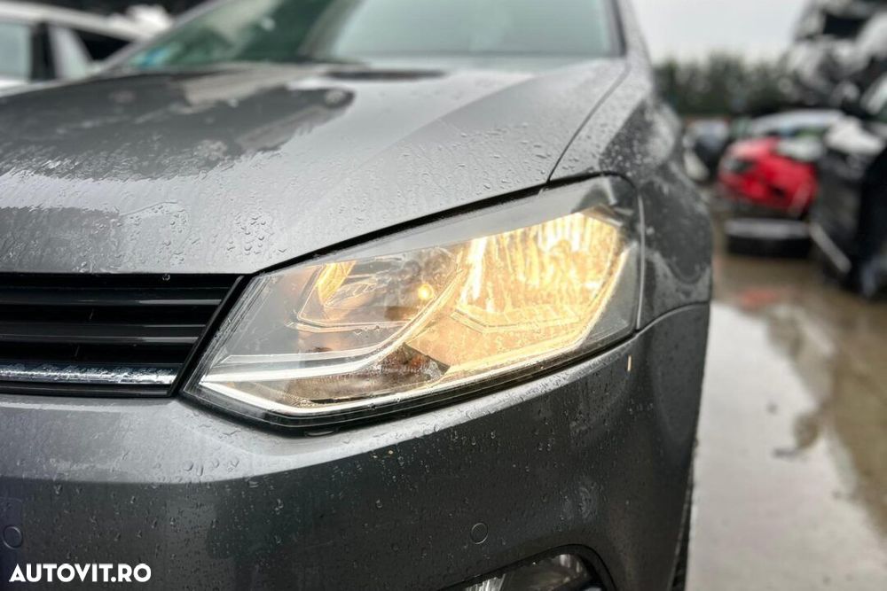 FAR STANGA/DREAPTA VW POLO 6R FACELIFT - AN 2014