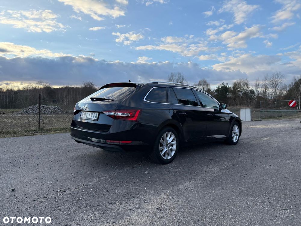 Skoda Superb 2.0 TDI Style DSG - 4