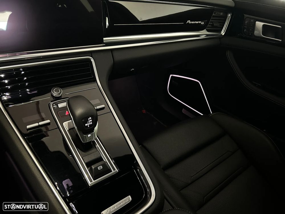 Porsche Panamera 4 E-Hybrid 10 Years Edition - 7