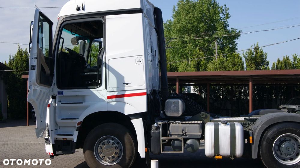 Mercedes-Benz Arocs - 11