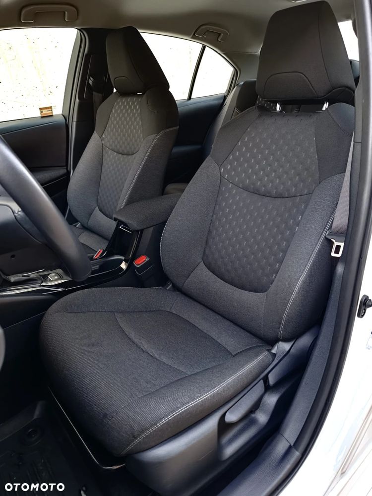 Toyota Corolla 1.8 Hybrid Comfort - 17