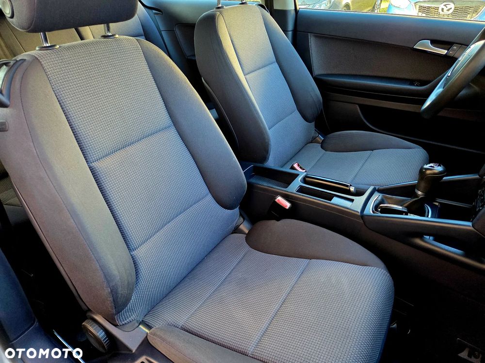 Audi A3 3-drzwiowe 1.6 Attraction - 17