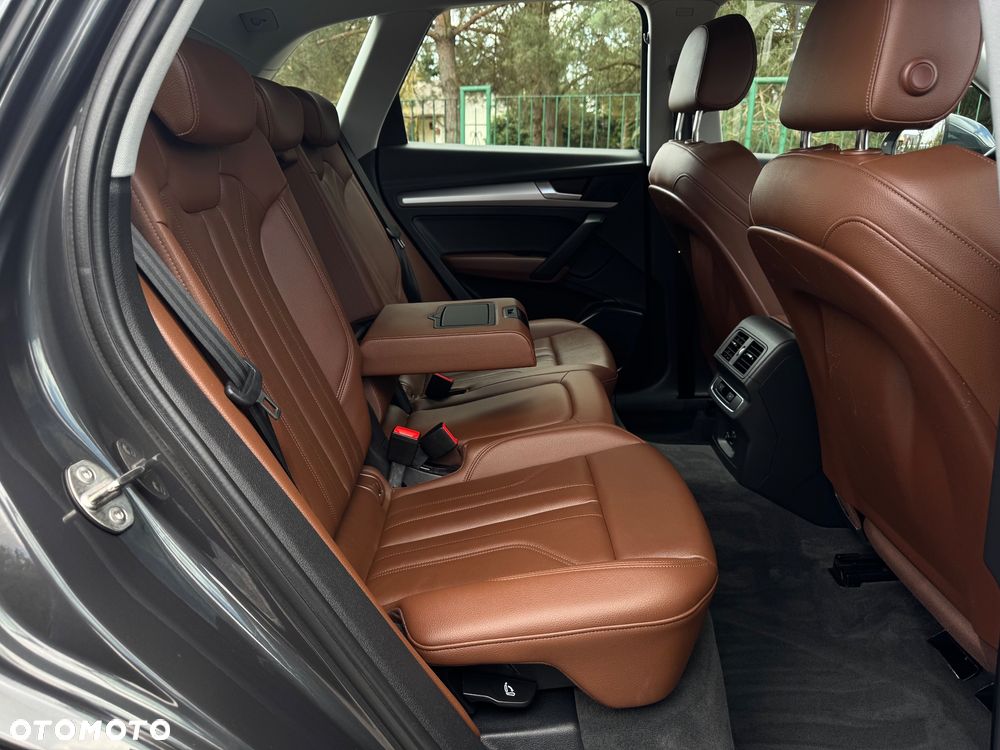 Audi Q5 50 TFSIe quattro S tronic S line business - 22