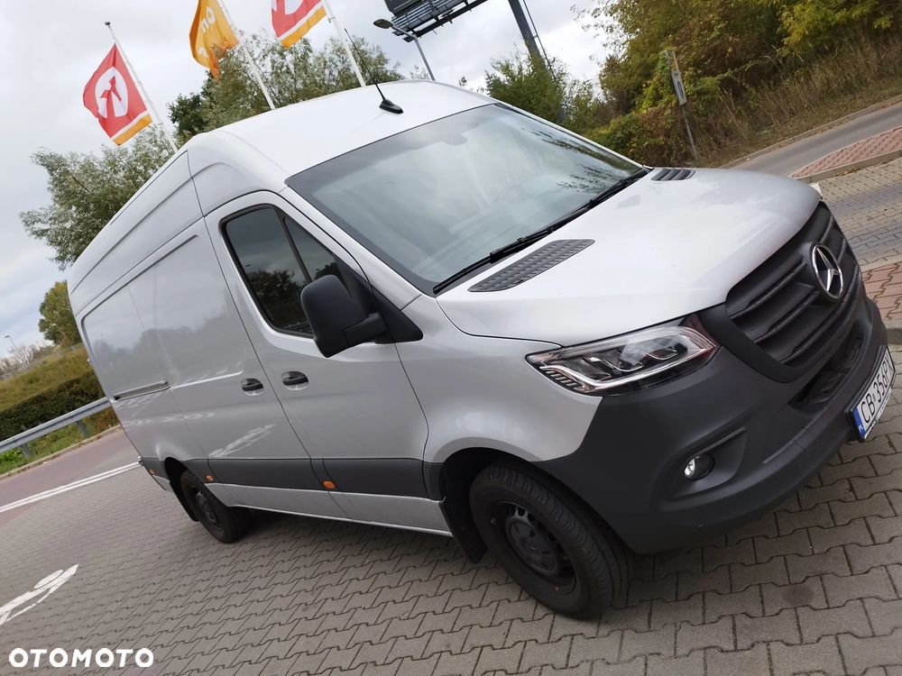Mercedes-Benz Sprinter - 1