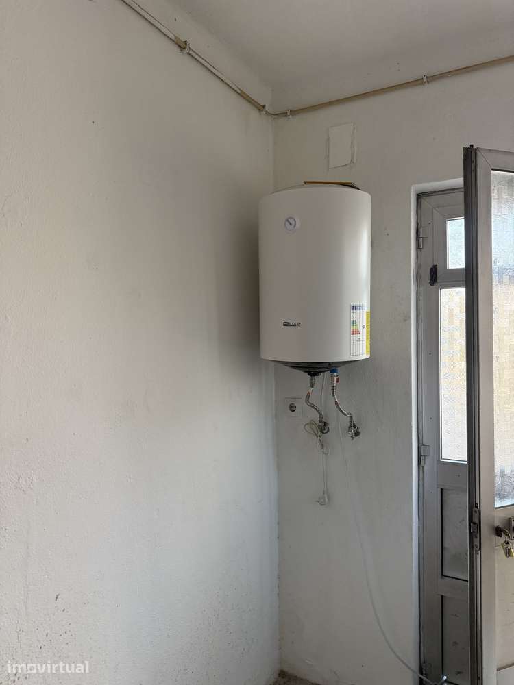 Garagem para arredamento (50m2 garagem+48 m2 acesso privativo) - Grande imagem: 4/7