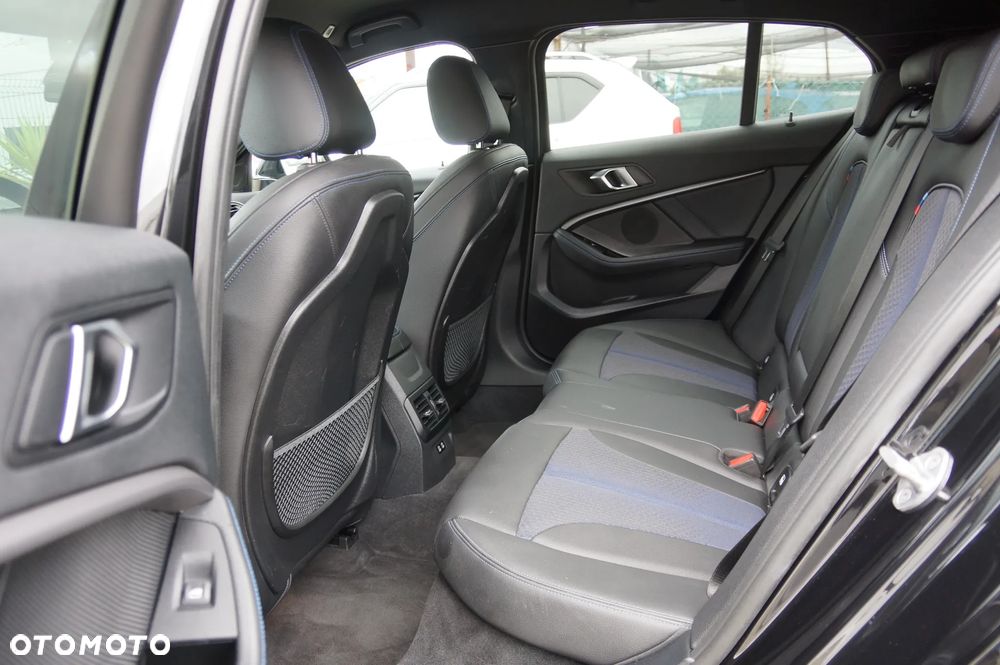 BMW Seria 1 120d xDrive M Sport Shadow - 31