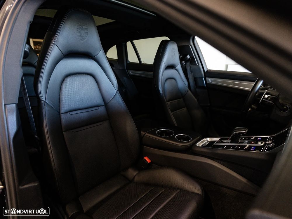Porsche Panamera Sport Turismo 4 E-Hybrid Platinum Edition - 30