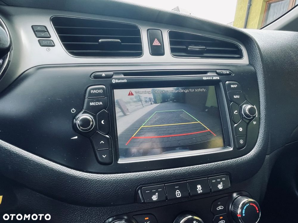 Kia Ceed - 8