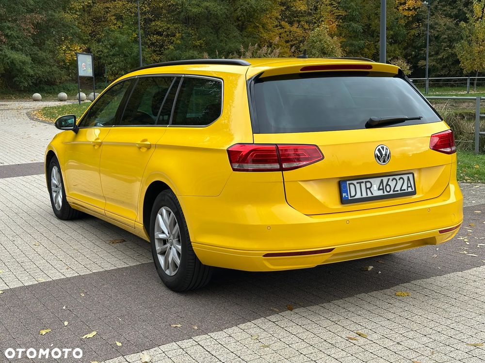 Volkswagen Passat - 4