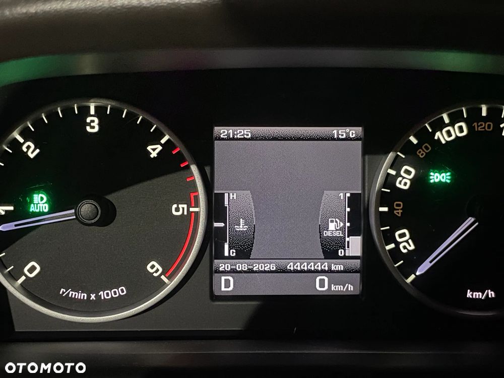 Land Rover Discovery 3.0D V6 HSE - 6