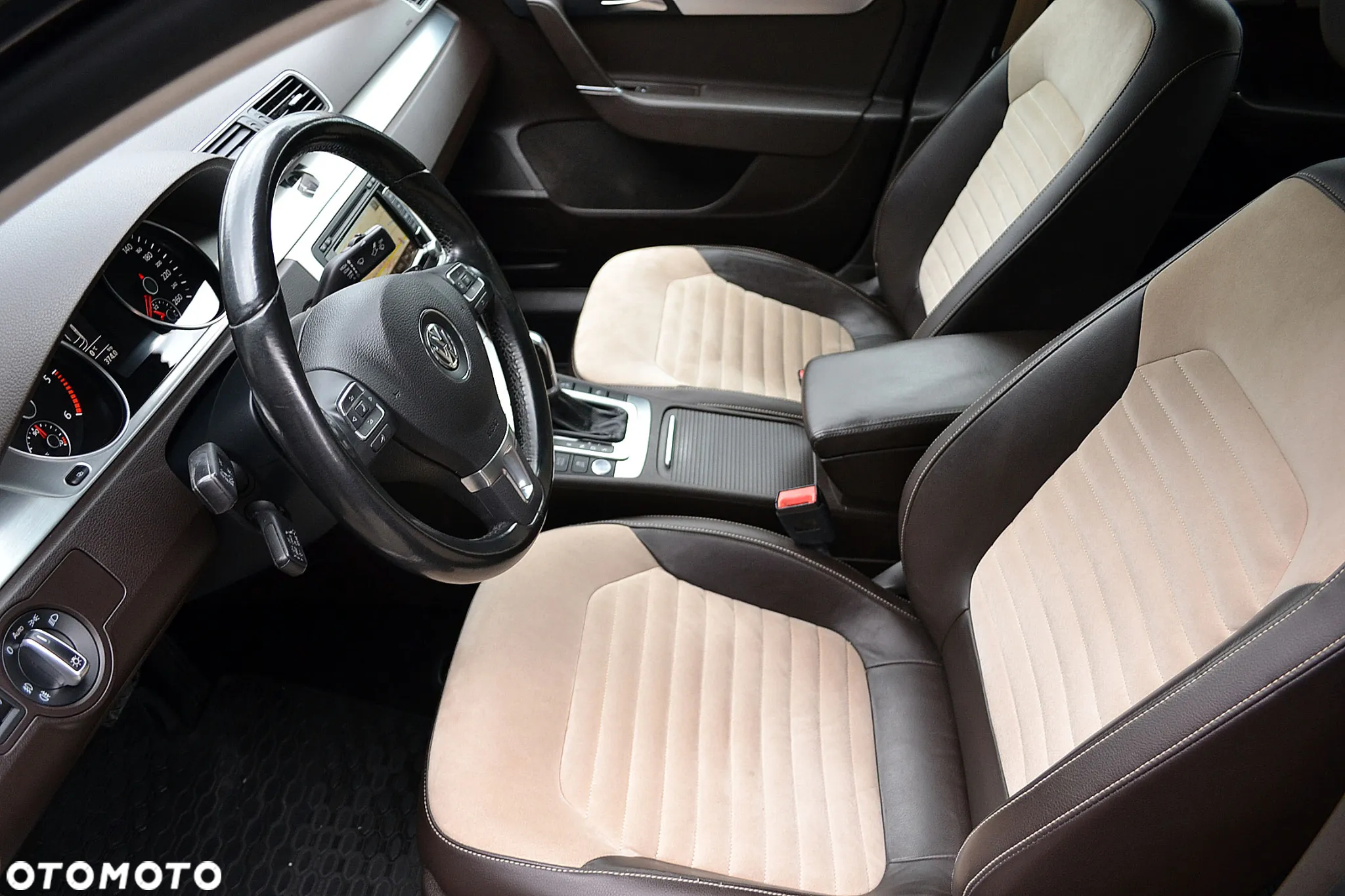 Volkswagen Passat 2.0 TDI DPF Comfortline DSG - 10