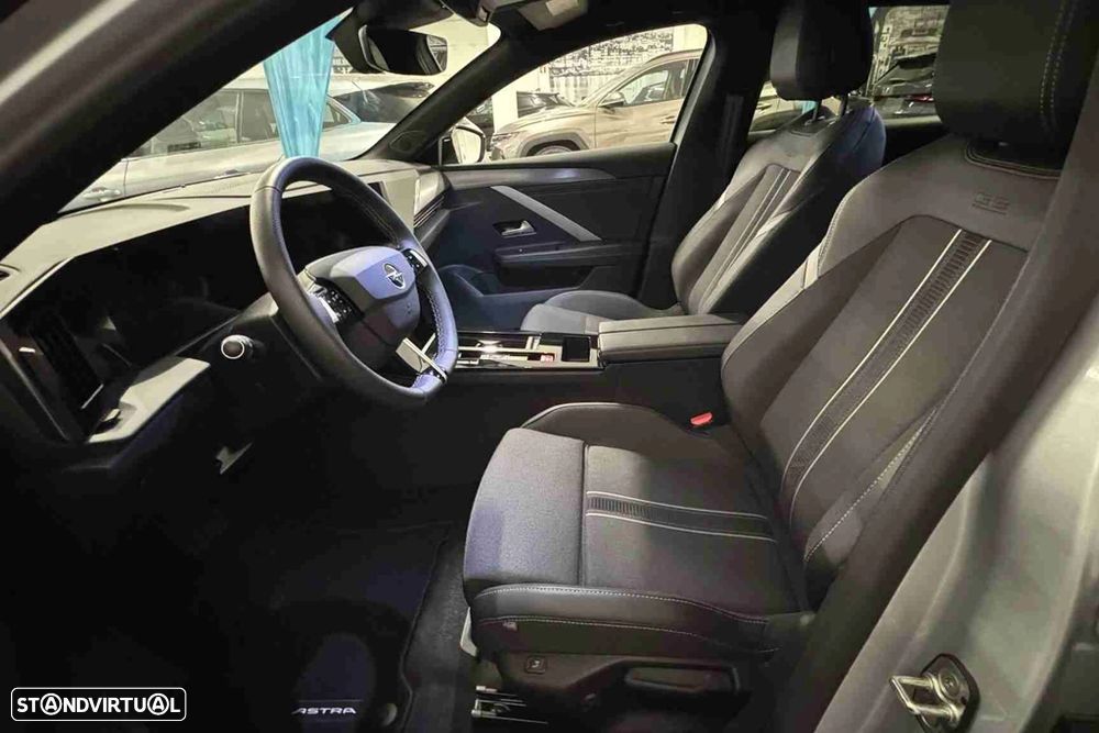 Opel Astra Sports Tourer - 8