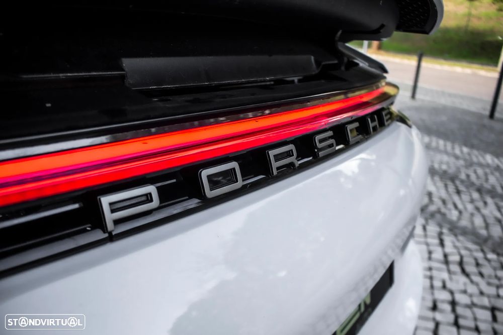 Porsche Panamera 4 E-Hybrid Platinum Edition - 12