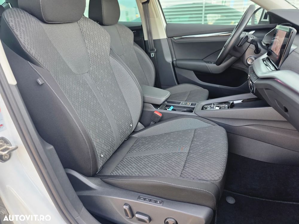 Skoda Octavia 2.0 TDI DSG Style - 36