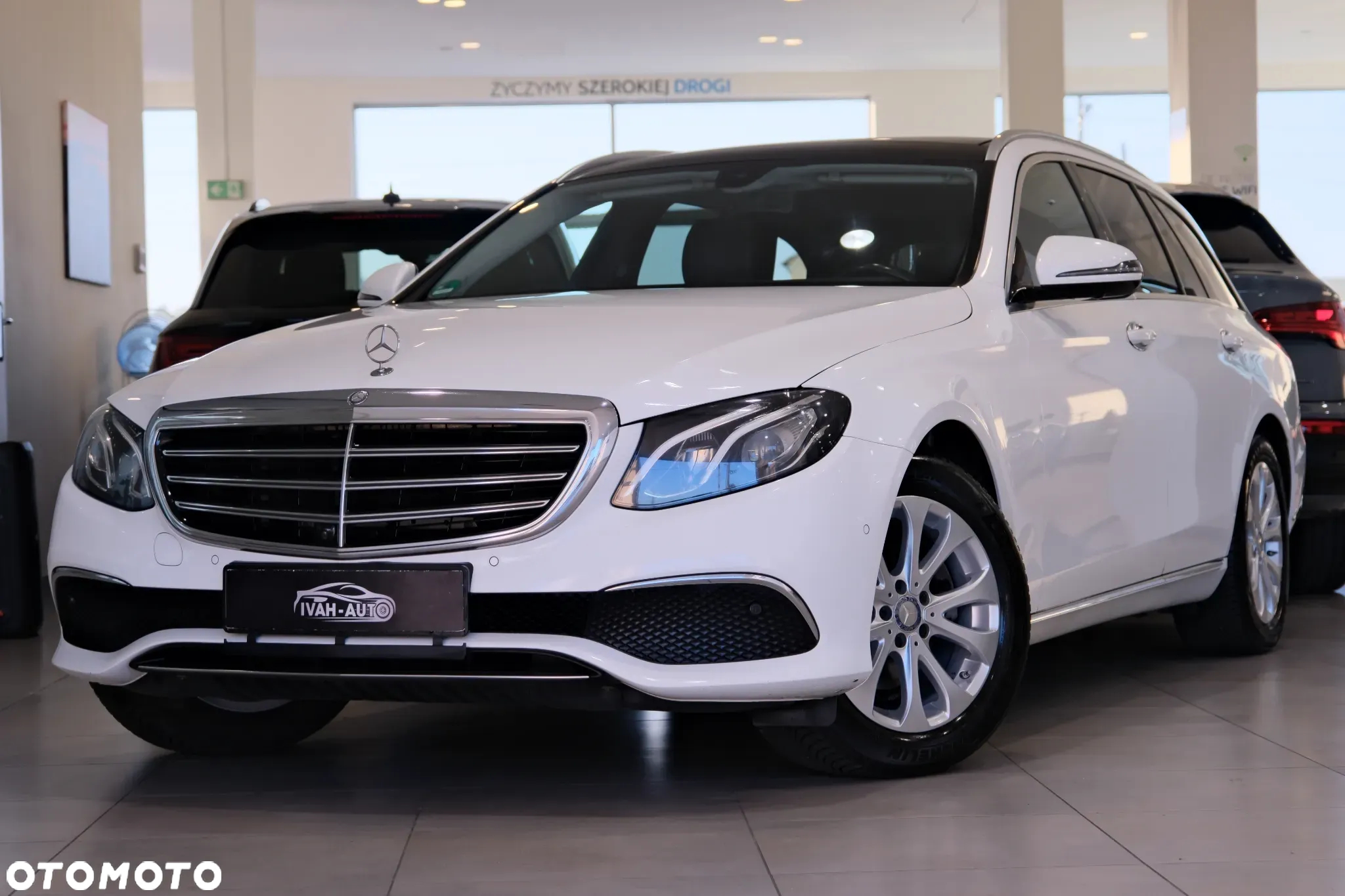 Mercedes-Benz Klasa E 220 d 4Matic T 9G-TRONIC Exclusive - 15