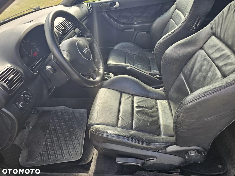 Audi A3 Sportback 1.8 Ambition - 13