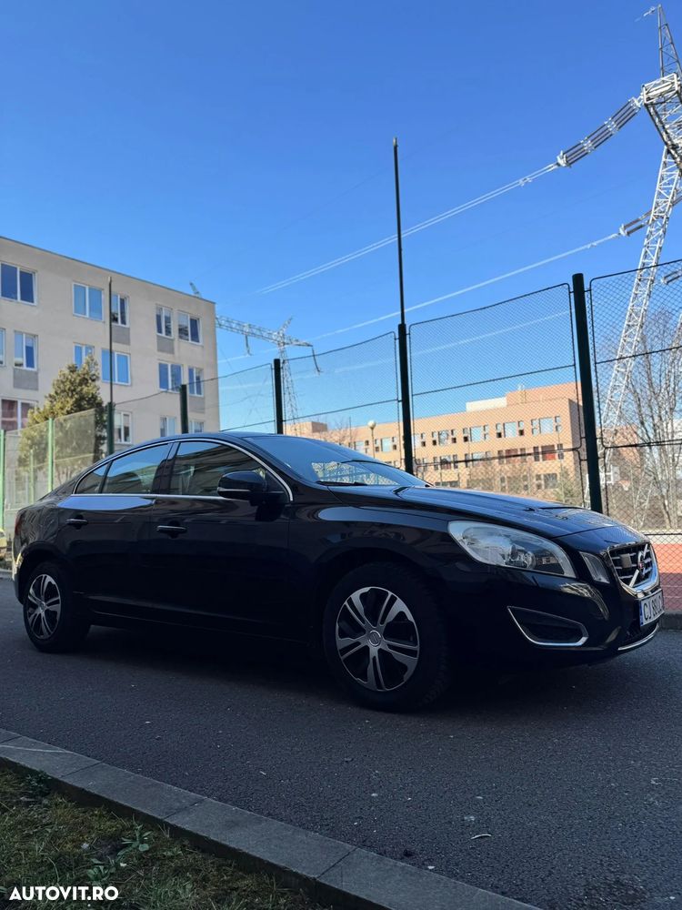 Volvo S60 D2 Powershift Momentum - 1