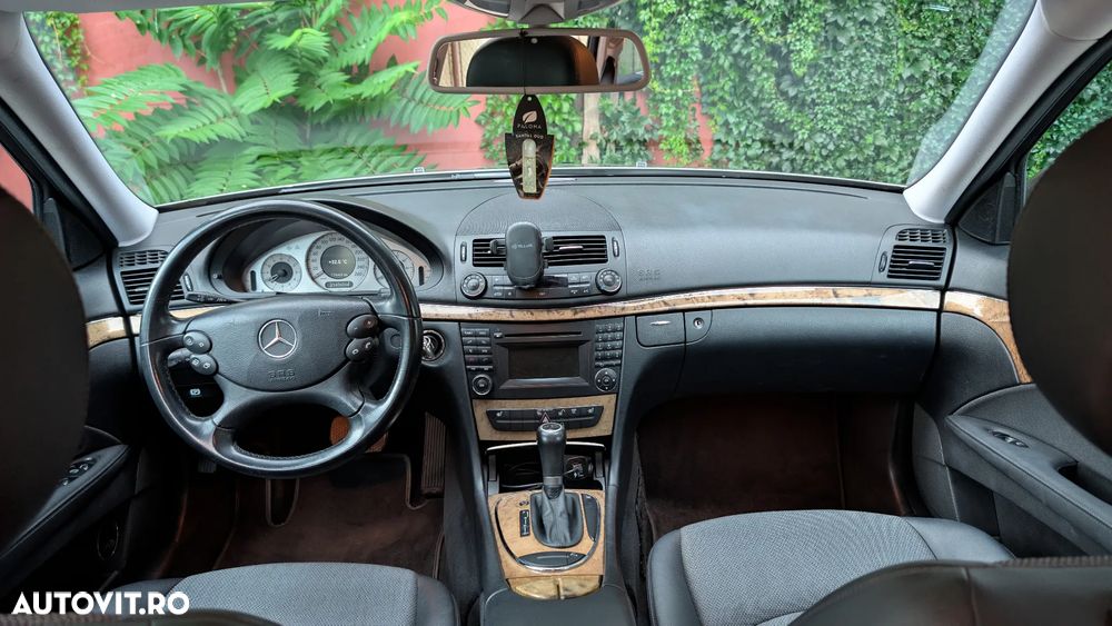 Mercedes-Benz E - 11