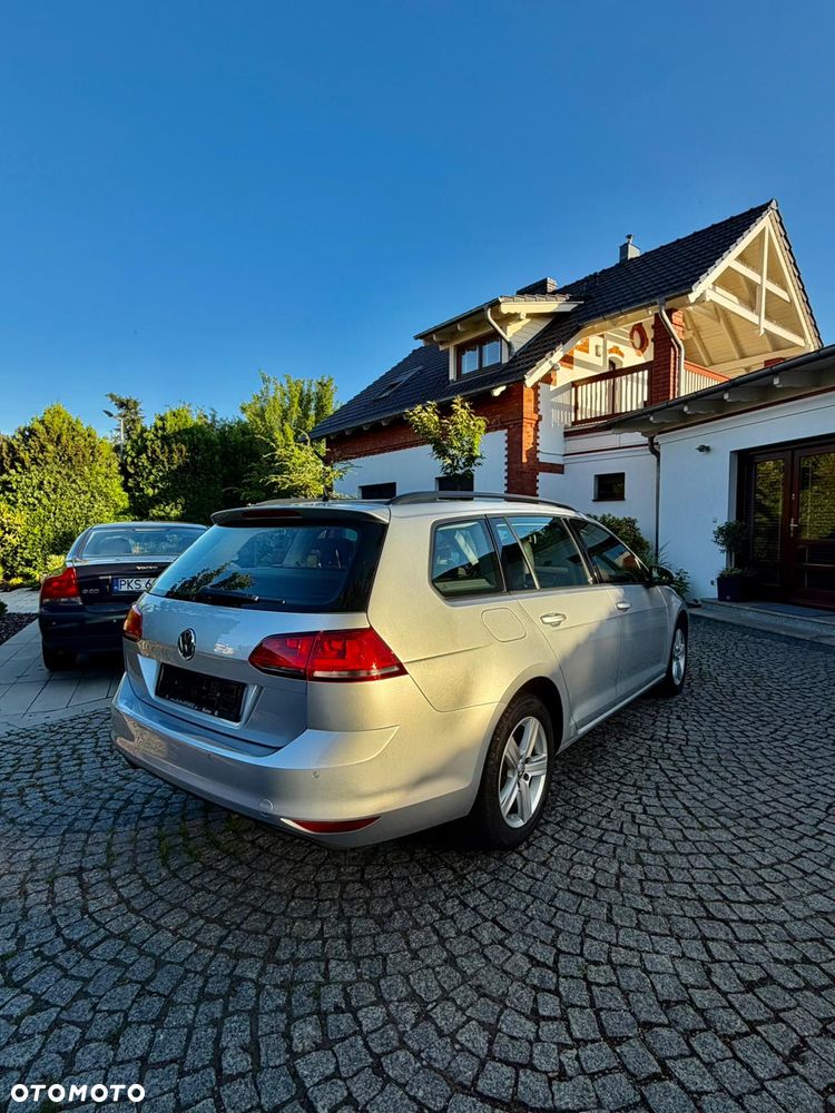 Volkswagen Golf - 10