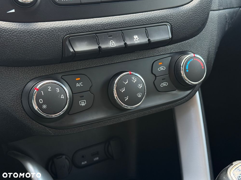 Kia Ceed 1.6 GDI Dream Team Edition - 19
