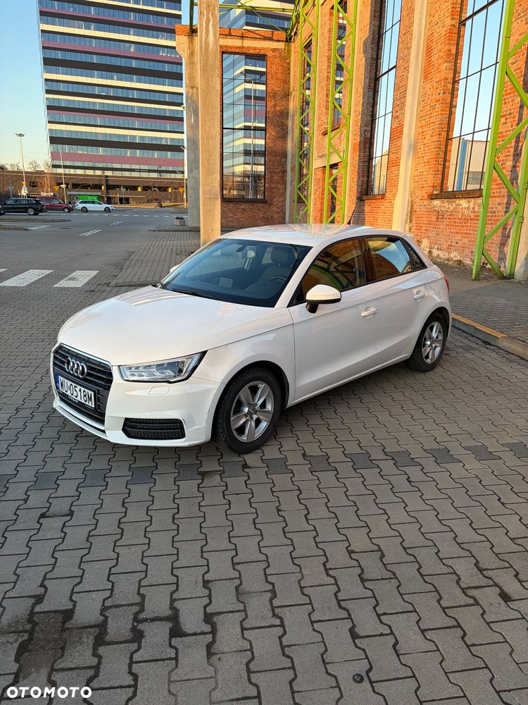 Audi A1 Sportback 1.0 TFSI S tronic - 3