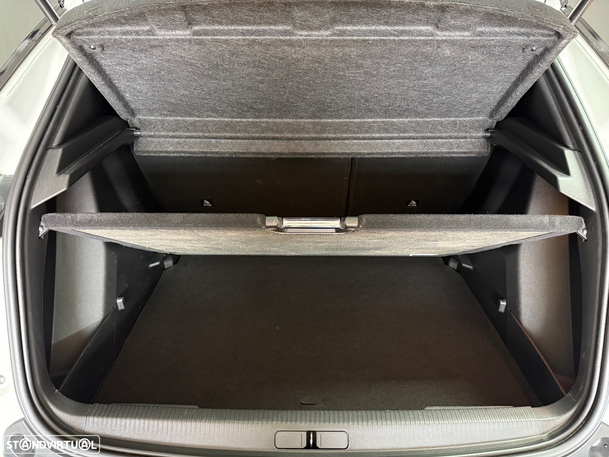 Peugeot 2008 1.5 BlueHDi GT Pack EAT8 - 17