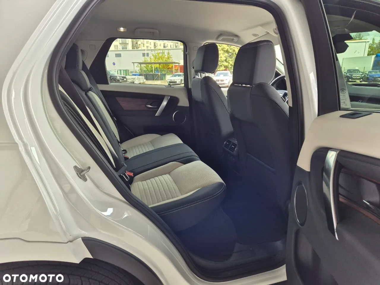 Land Rover Discovery Sport D200 - 16