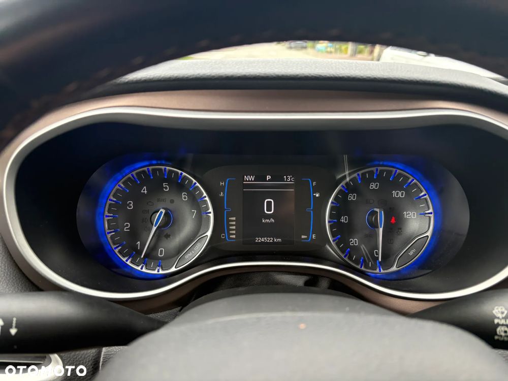 Chrysler Pacifica - 29