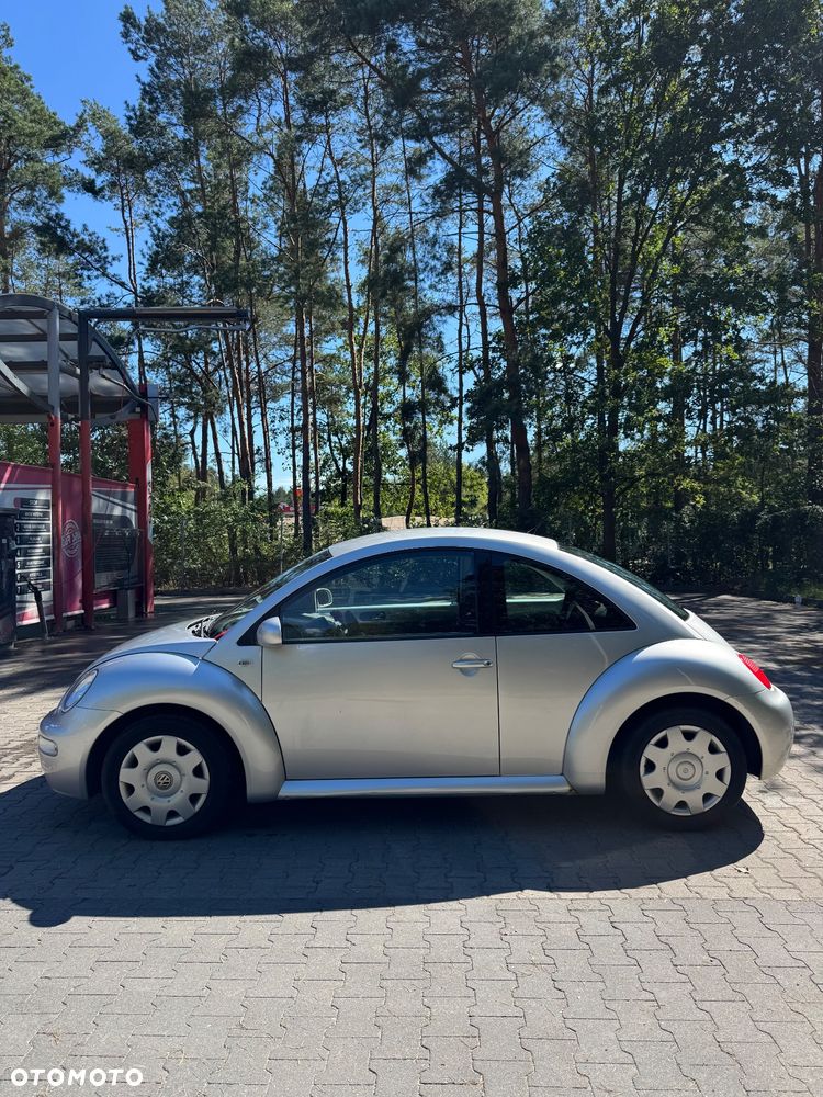 Volkswagen New Beetle - 3