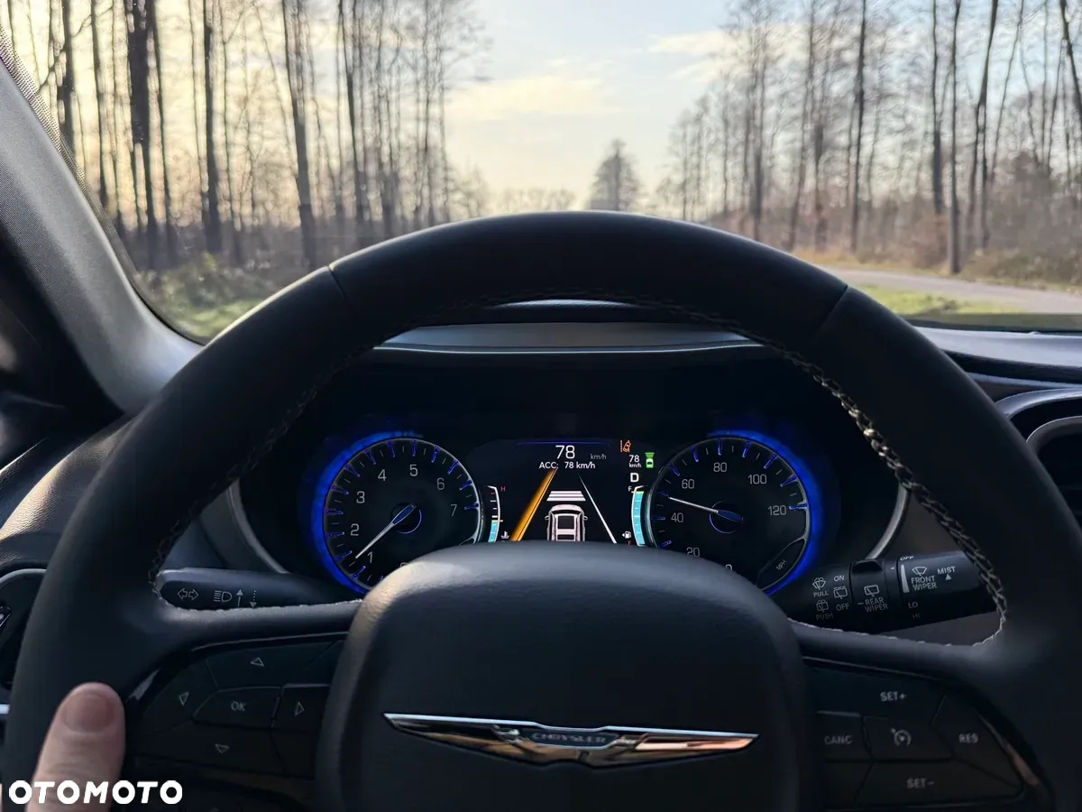 Chrysler Pacifica - 20
