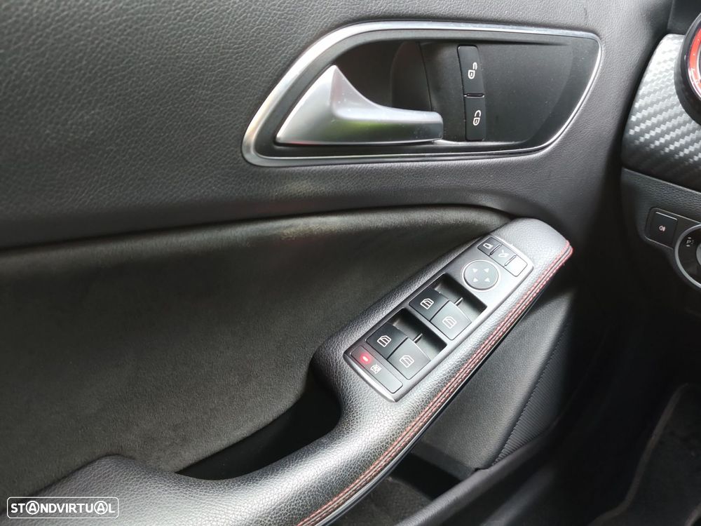 Mercedes-Benz A 45 AMG 4-Matic - 18