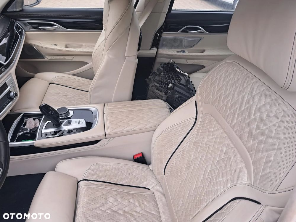 BMW Seria 7 - 2